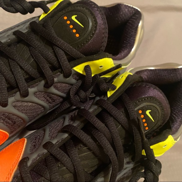 Size 9.5 - Nike Air Tuned Max Volt Total Orange 2022 Running shoes NO BOX - Picture 4 of 12